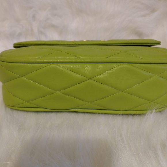 NEW Bebe Abigail smooth flap shoulder bag - Picture 8 of 8